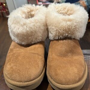 Women’s Ugg’s - low ankle size 7